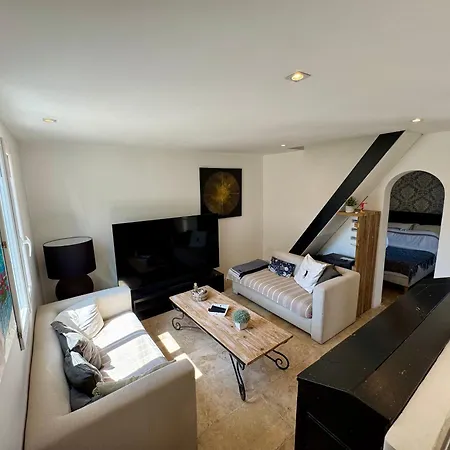 Maison Provencale En Bord De * 발로리스