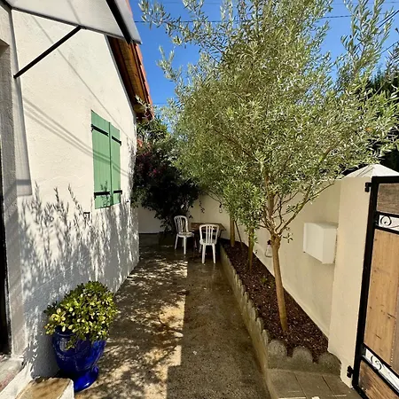 Maison Provencale En Bord De 펜션 *