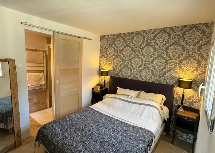 Holiday home Maison Provencale En Bord De
